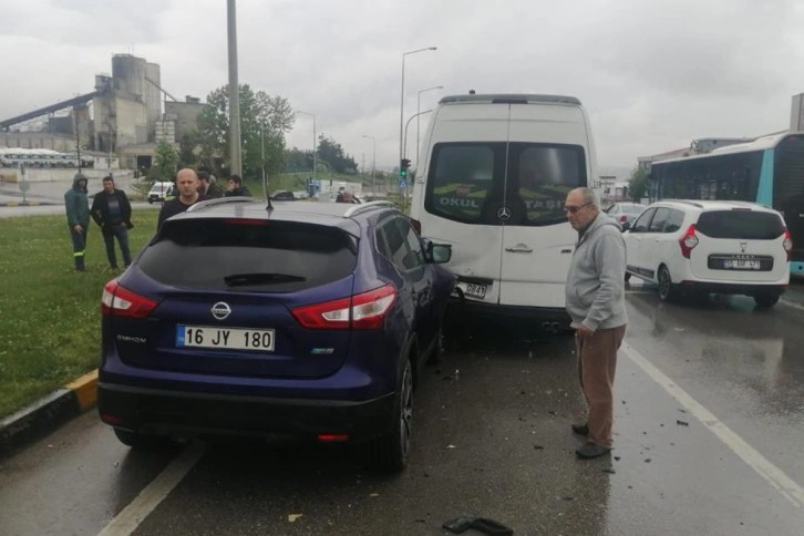 Samsun'da kırmızı ışıkta zincirleme kaza: 3 yaralı