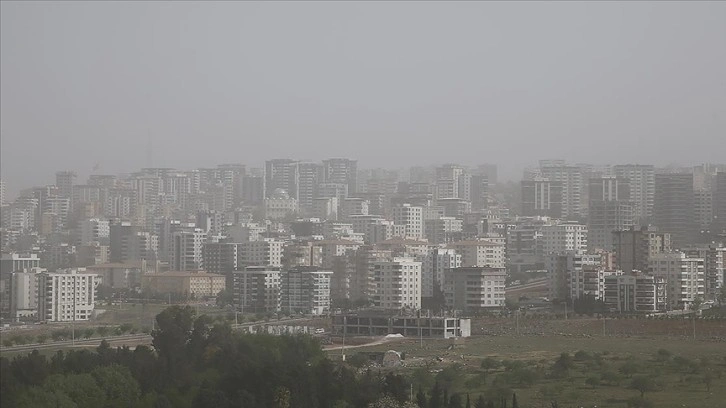 Şanlıurfa'da toz taşınımı hayatı olumsuz etkiliyor