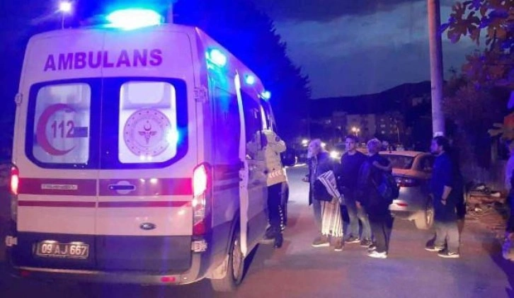 Sara hastası genç bayıldı! Yakınları ambulans sürücüsünü darp etti