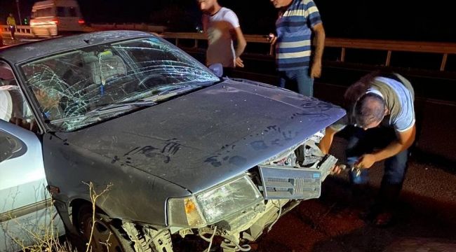 Şarampole uçan otomobilden burunları bile kanamadan çıktılar