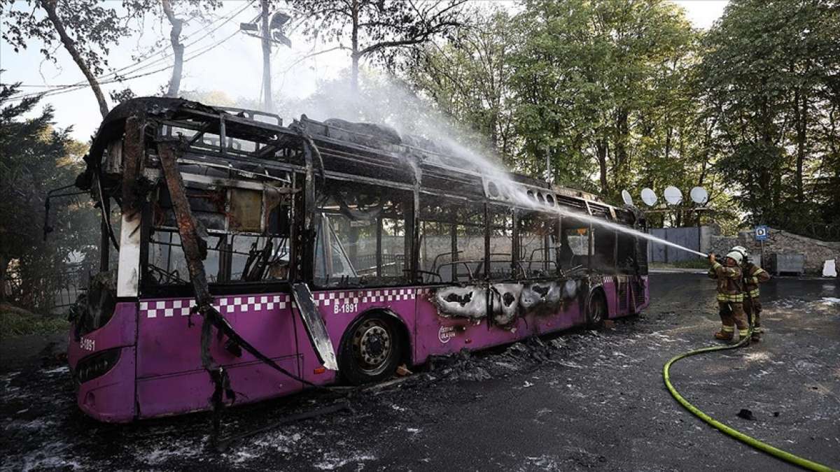 Sarıyer'de park halindeki otobüste yangın