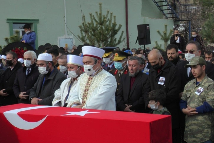 Şehit Aksöz son yolculuğuna uğurlandı