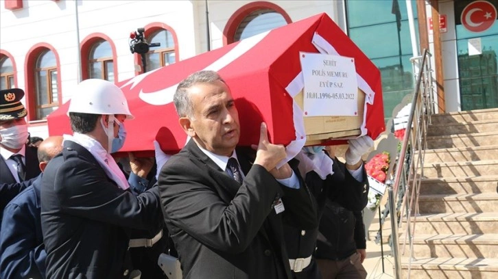 Şehit polis memuru Eyüp Saz'ın cenazesi toprağa verildi