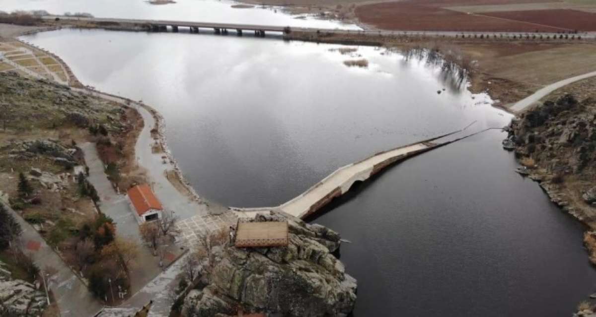 Selçuklu yadigarı Çeşnigir'deki tarihi sessizlik, havadan görüntülendi