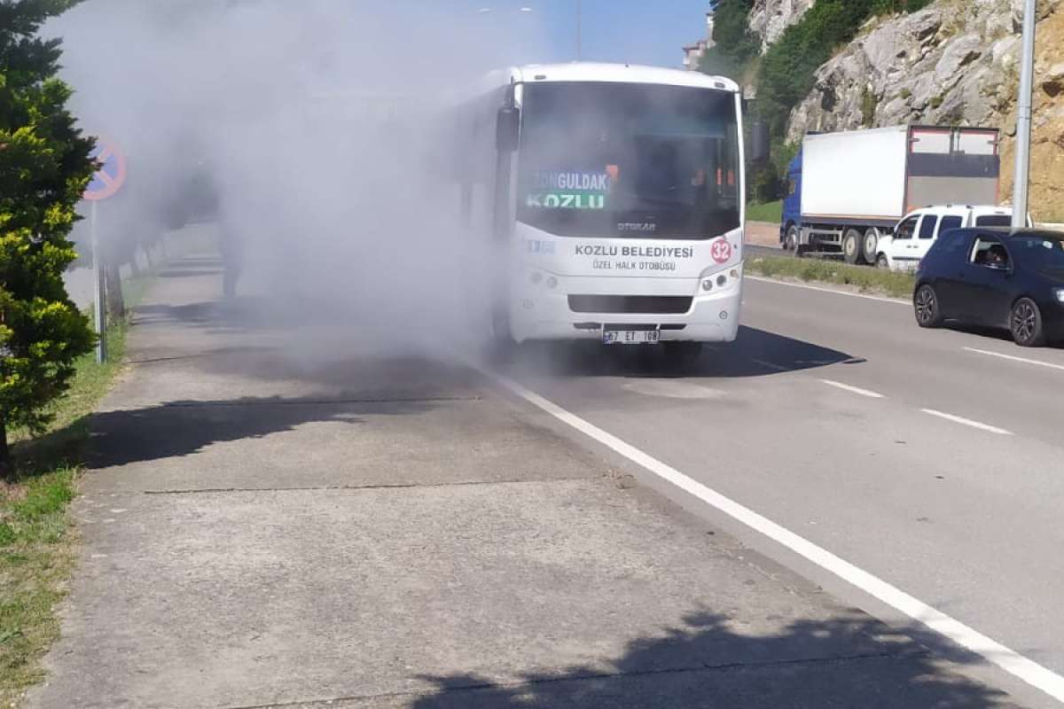 Seyir halindeki halk otobüsünde yangın