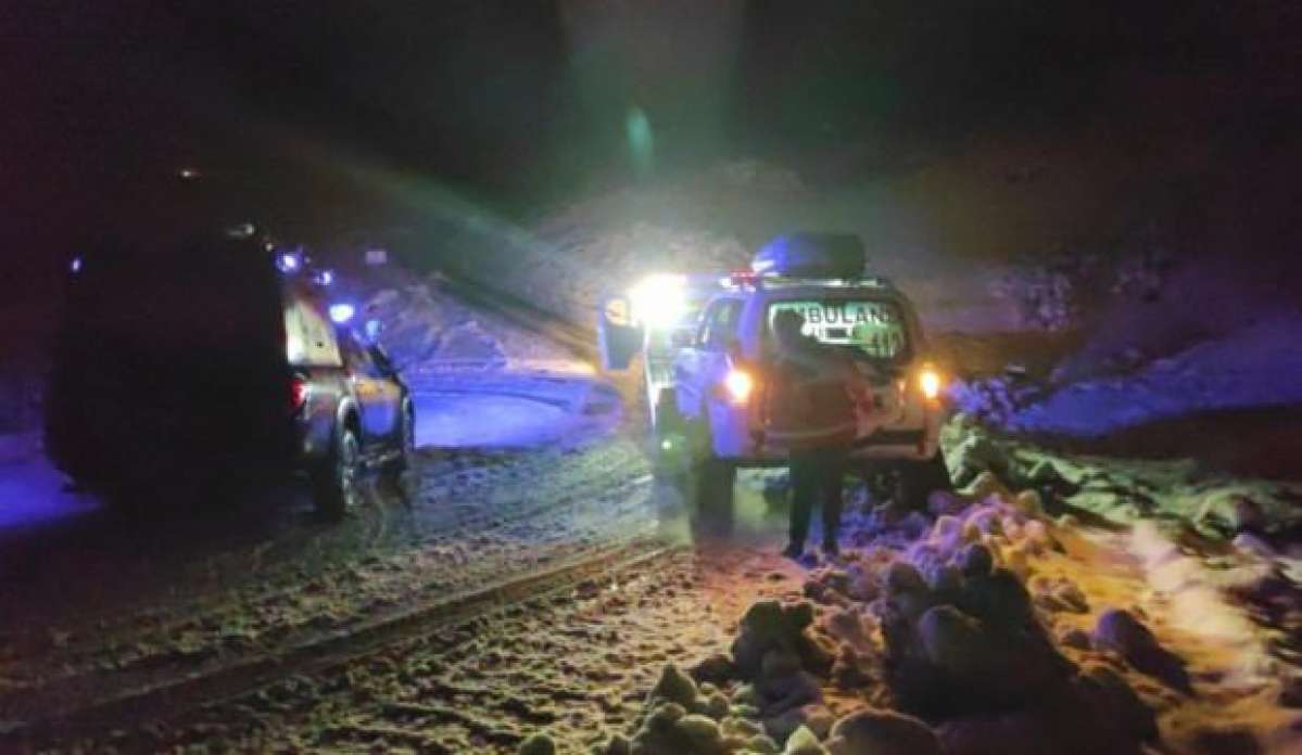 Siirt’te kar nedeniyle mahsur kalan hasta kadın UMKE ekiplerince kurtarıldı