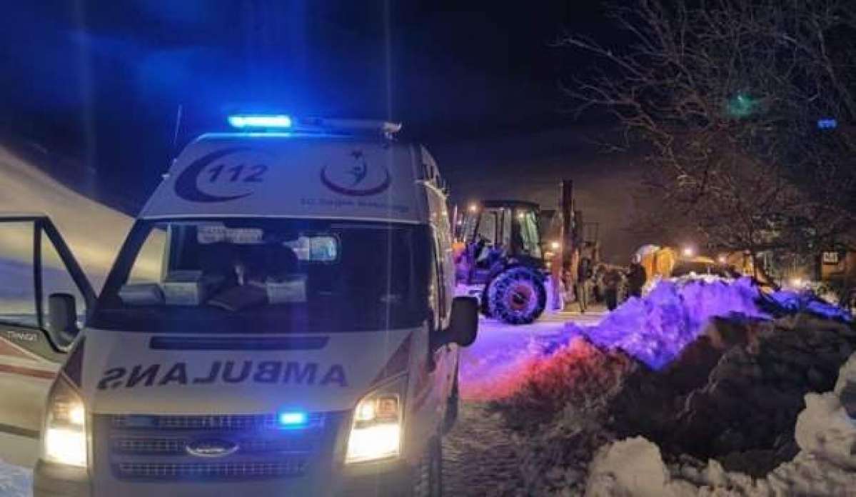 Siirt’te kar yolları kapattı, hasta adam için ekipler seferber oldu