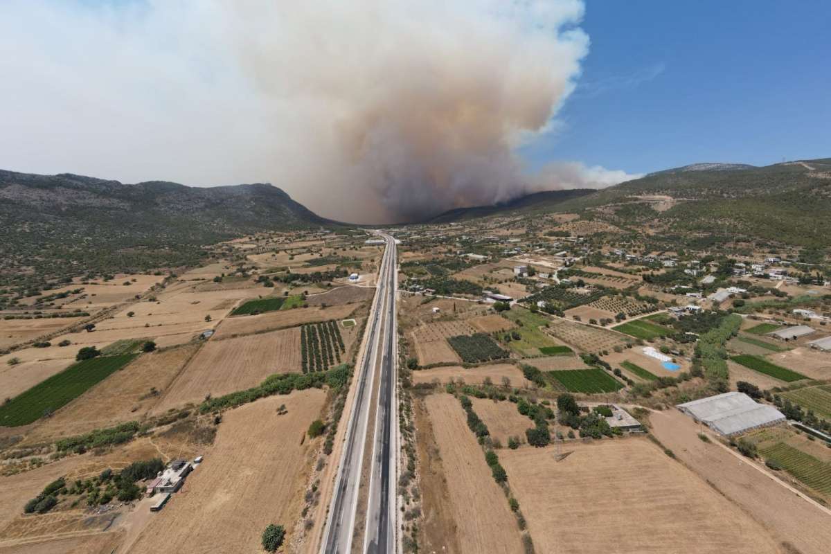 Silifke'deki yangın sürüyor