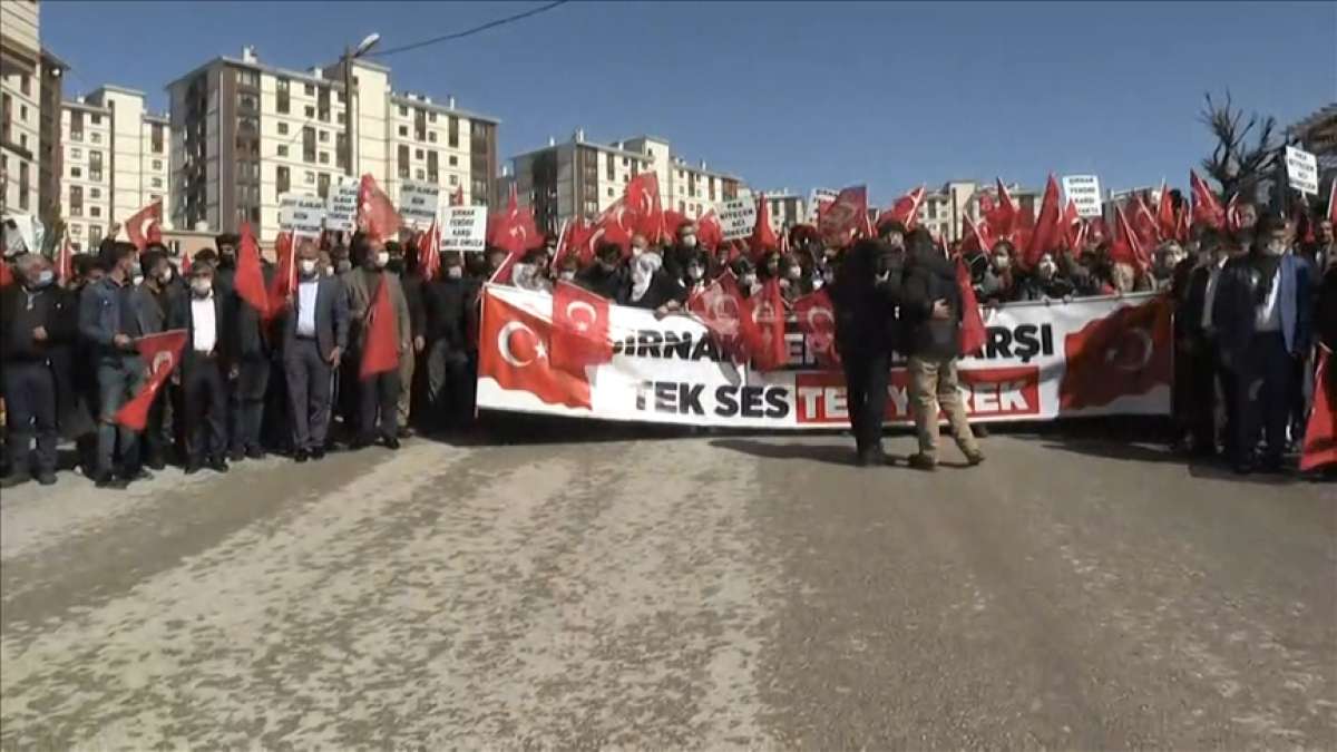 Şırnak'ta Gara şehitleri için PKK'ya tepki yürüyüşü düzenlendi