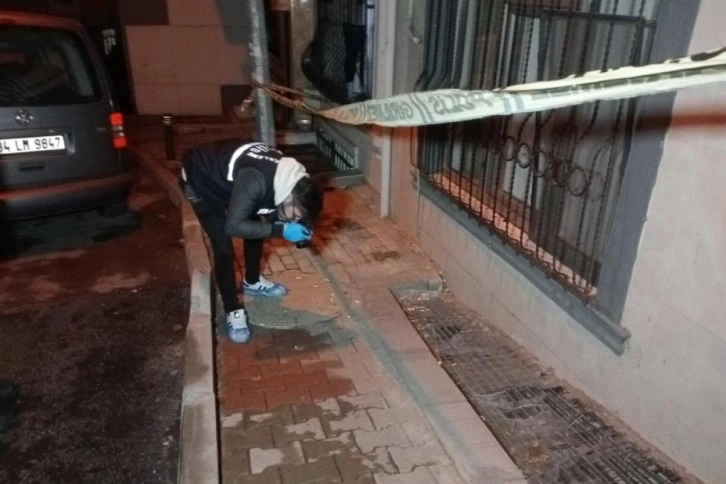 Şişli’de husumetli olduğu akrabasının evine pencereden ateş etti: 1 yaralı