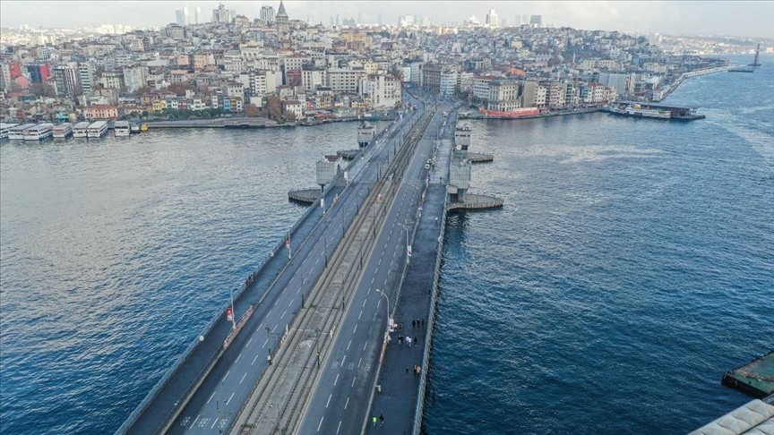 Sokağa çıkma kısıtlaması nedeniyle cadde ve sokaklarda sessizlik hakim