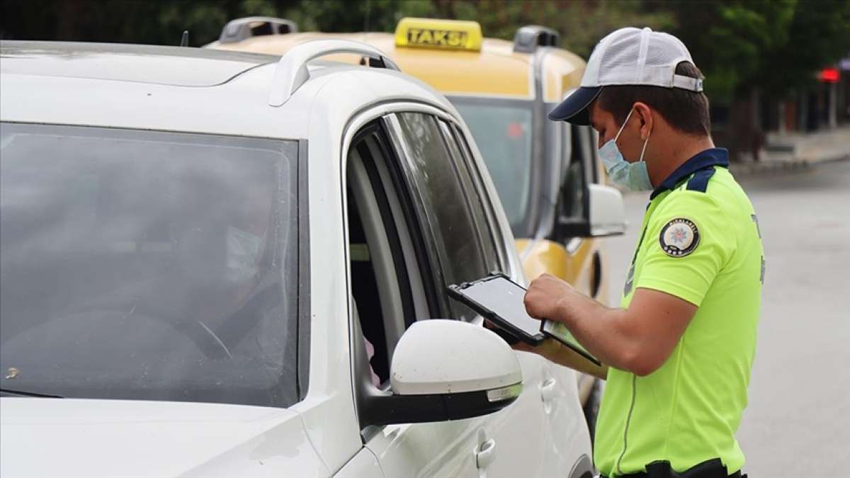 Sokağa çıkma kısıtlamasını ihlal eden 79 bin 186 kişi hakkında işlem yapıldı