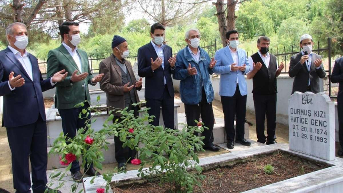 Solingen faciasında hayatını kaybedenler, Amasya'daki kabirleri başında anıldı