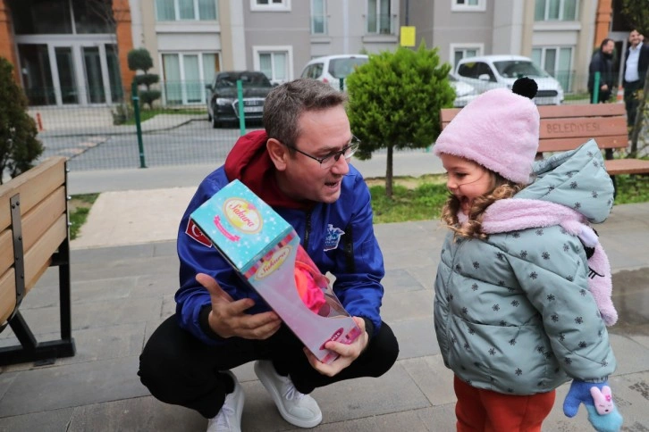 Sosyal medyadan bebek isteyen minik kızın isteği gerçek oldu