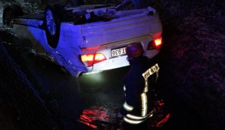 Sulama kanalına otomobil uçtu, ekipler alarma geçti