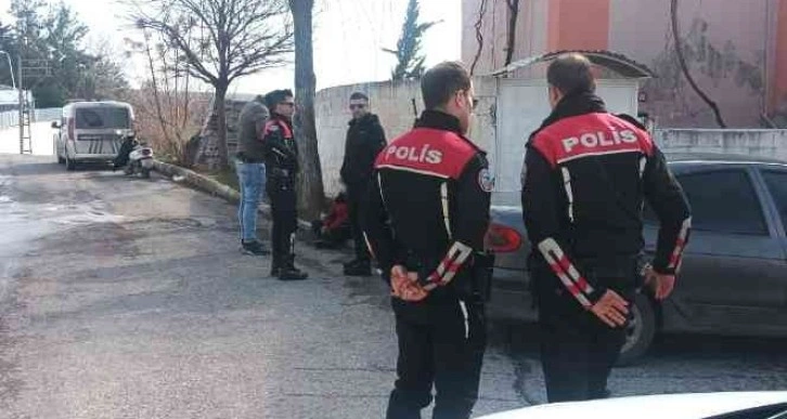 Şüpheli kadın polisi harekete geçirdi