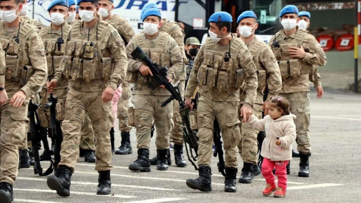 Suriye'nin Afrin bölgesinde görev yapan jandarma komando birliği Elazığ'a döndü