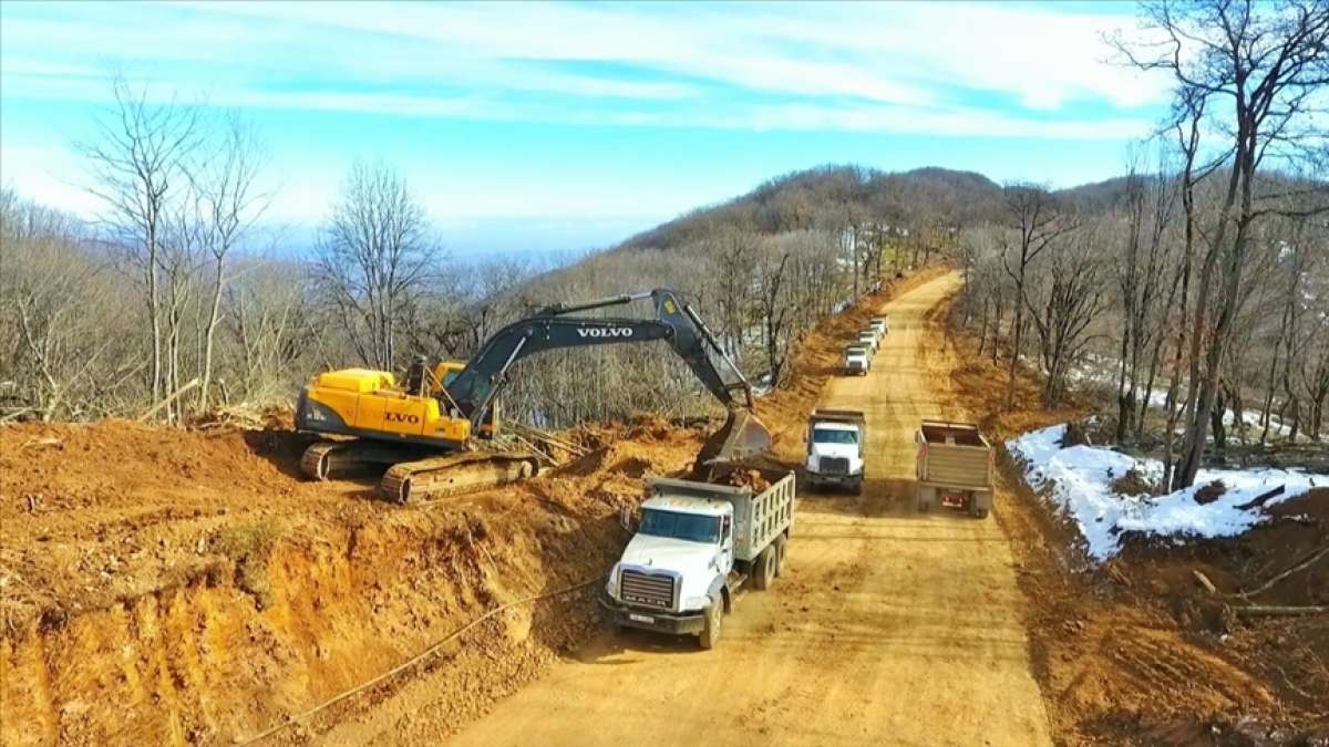 Şuşa'ya giden 'Zafer Yolu' eylülde hazır olacak