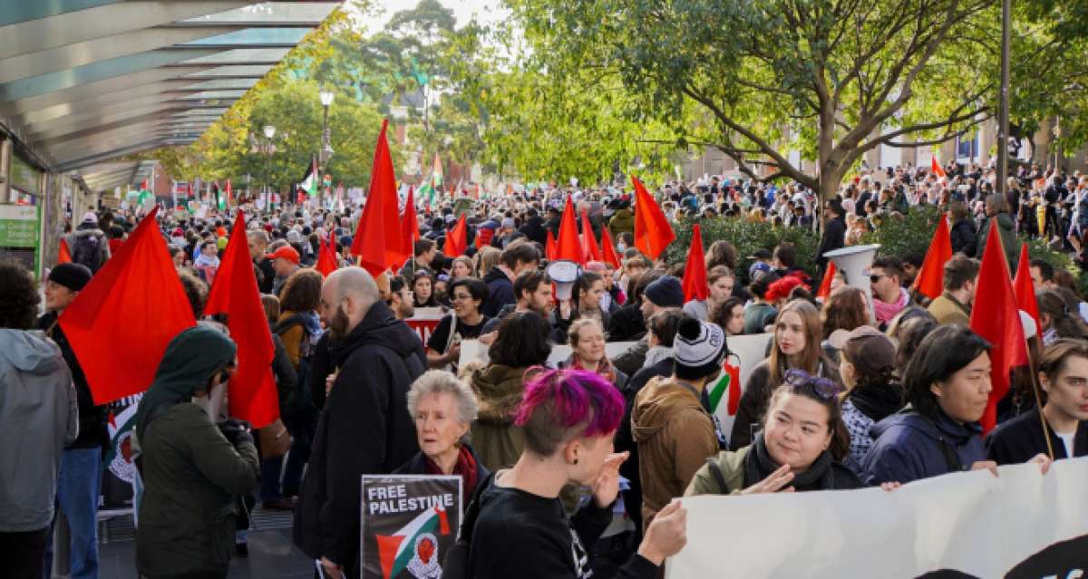 Sydney ve Melbourne'da binlerce kişi Filistinliler için toplandı