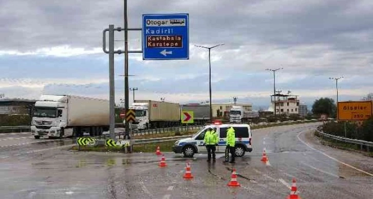 TAG otoyolu Gaziantep yönü trafiğe kapatıldı