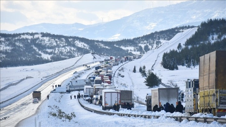 TAG Otoyolu'nda ulaşım kontrollü şekilde başladı