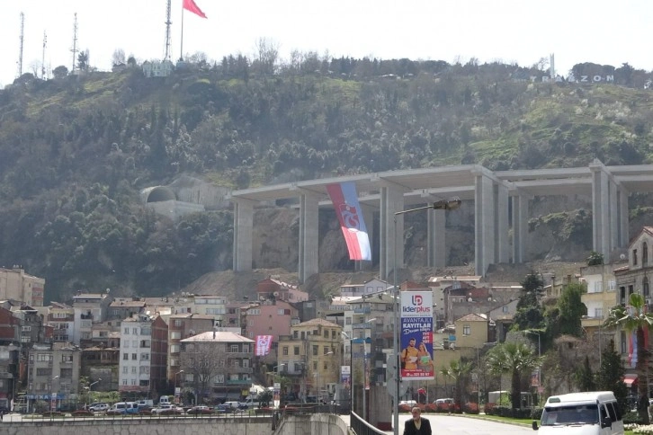 Tamamlandığında Türkiye’nin en maliyetli şehir içi yolları arasında yerini alacak