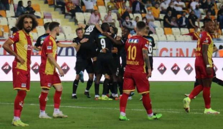 Taraftarlardan Yeni Malatyaspor’un kötü gidişatına tepki