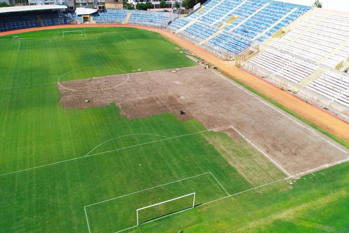 Tarihi 5 Ocak Stadı'nın çimleri sökülüyor