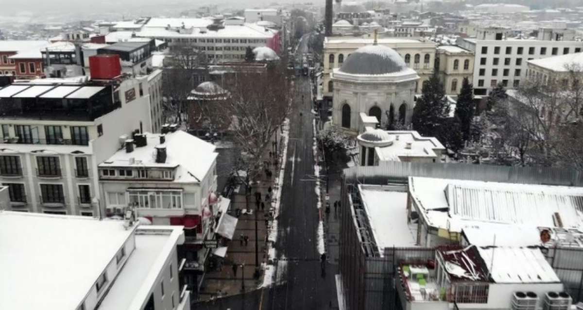 Tarihi Yarımada'nın üzerini kaplayan beyaz örtü drone kamerasında