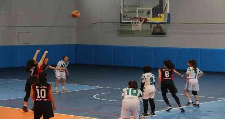 Tatvan'da 'Okullar Arası Basketbol Müsabakası' başladı