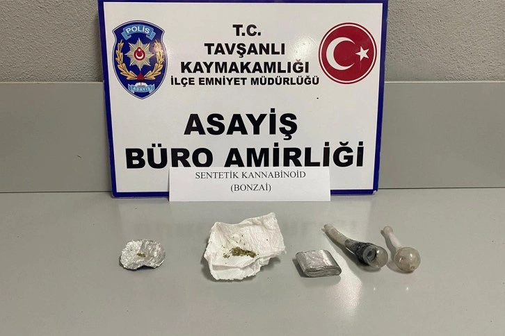 Tavşanlı’da 2.43 gram bonzai ele geçirildi