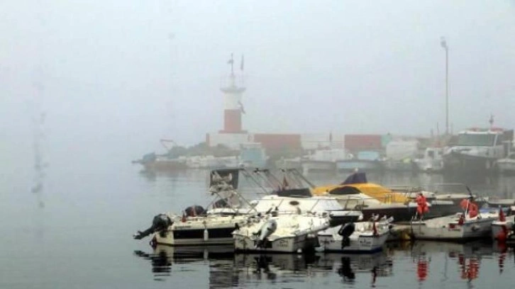 Tekirdağ'da yoğun sis; balıkçılar denize açılamadı