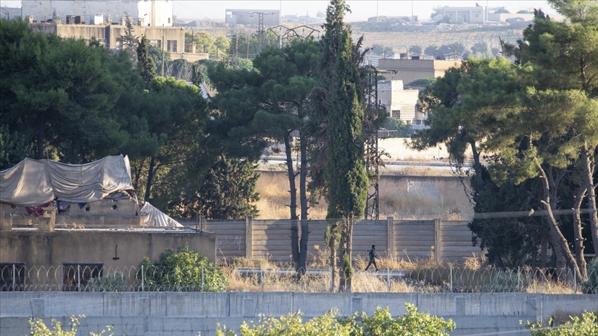 Terör örgütü YPG/PKK Kamışlı ilçesinde Esed rejimi güçlerini yeniden kuşattı