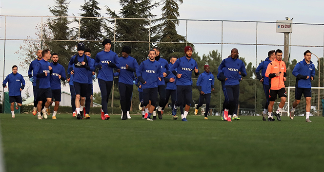 Trabzonspor'da iki oyuncunun testi pozitif çıktı