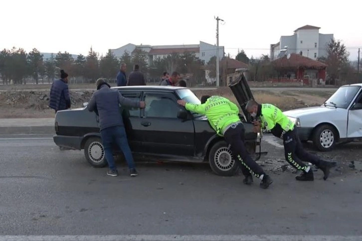 Trafik kurallarını altüst eden sürücü kaza yaptı: 1 yaralı