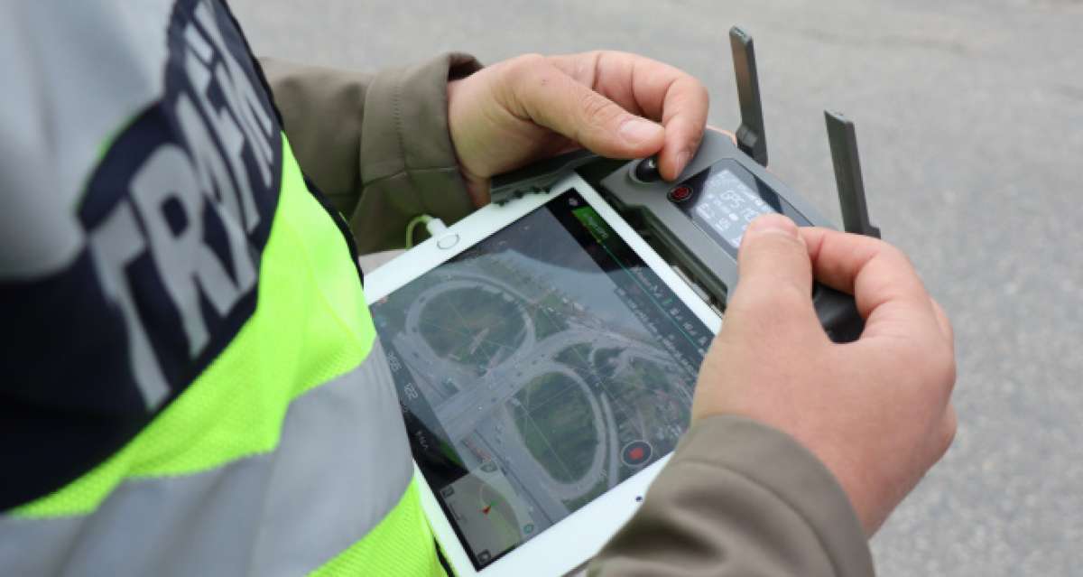 Trafik yoğunluğuna sebep olan sürücülere drone'lu denetim