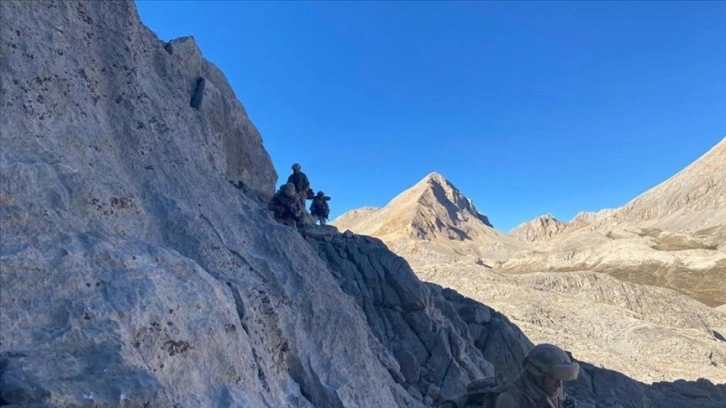 Tunceli'de 'Eren Abluka Sonbahar Kış-4 Şehit Uzman Çavuş Burak Tortumlu Operasyonu' b