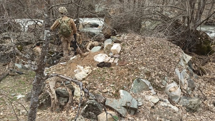 Tunceli’de teröristlerin kullandığı 5 sığınak imha edildi