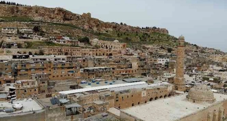 Turistler kış mevsimine aldırış etmeden Mardin’e akın ediyor