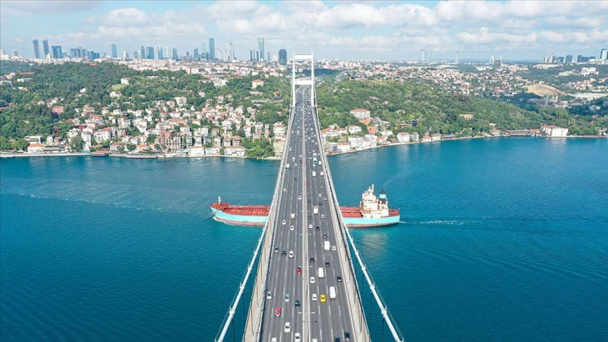 Türk boğazlarından 3 ayda 19 bin 673 gemi geçti