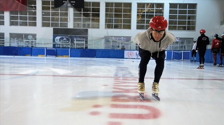 Türk sporuna ilki yaşatan sürat patencisi Furkan, olimpiyat madalyası hedefliyor