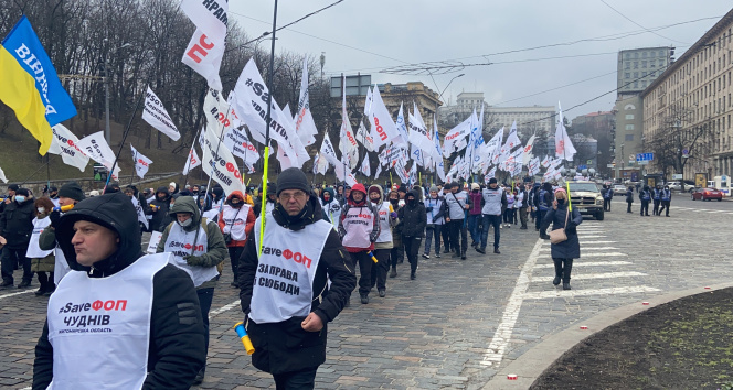 Ukrayna'daki yeni karantina uygulaması 20 bin kişi tarafından protesto edildi