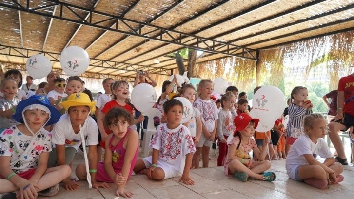 Ukraynalı savaş mağduru çocuklar Antalya'daki etkinliklerde eğlendi