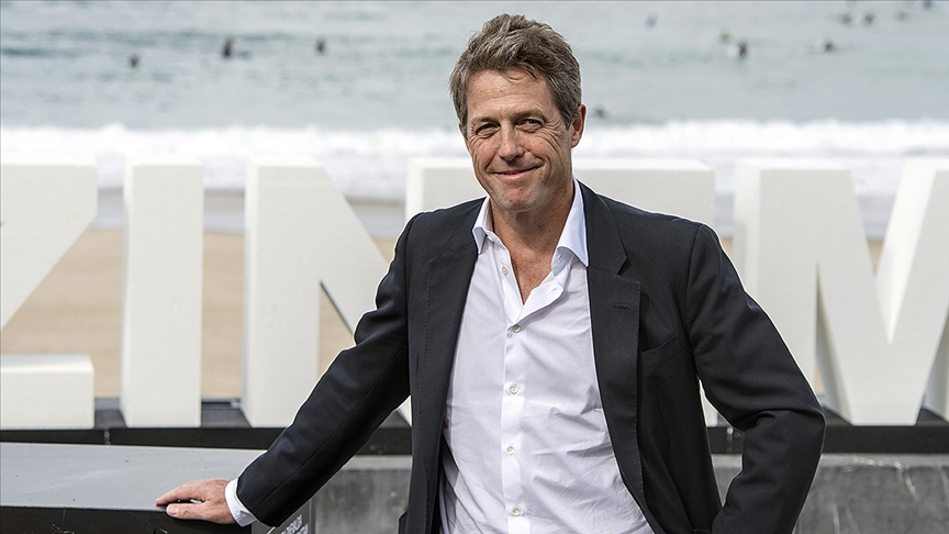 Ünlü İngiliz aktör Hugh Grant ailesiyle Antalya'da tatil yapıyor