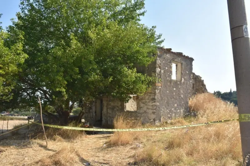 Urla’da baltalı dehşetin cinayet zanlısı her yerde aranıyor