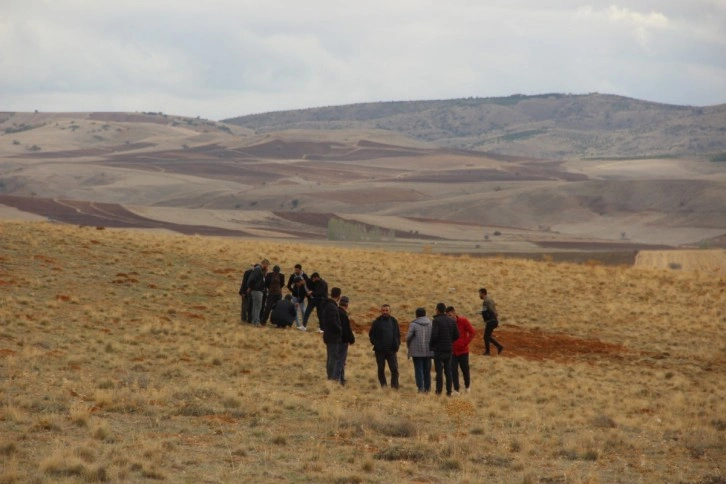 Vahşice öldürülerek toprağa gömülen cesedin kafatasını çoban gördü