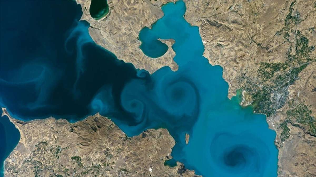 Van Valisi Bilmez NASA yarışmasındaki Van Gölü fotoğrafına destek çağrısı yaptı