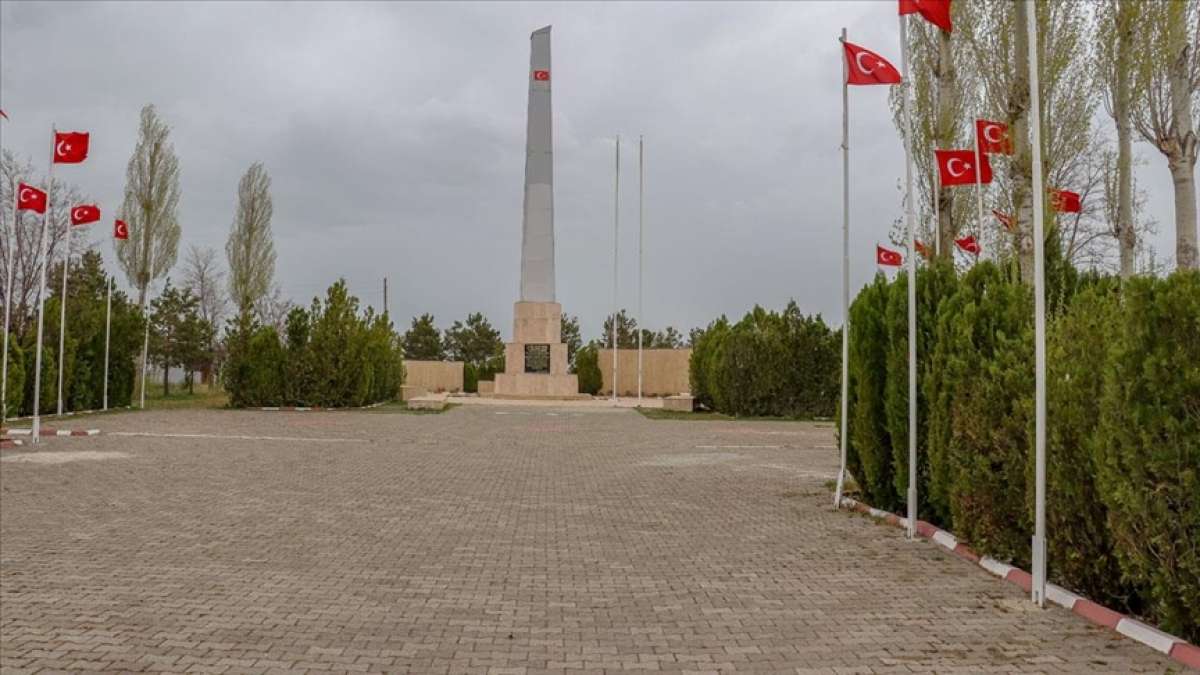 Van'daki Zeve Şehitliği, Ermeni çetelerinin gerçekleştirdiği katliamın en büyük kanıtı