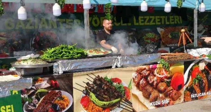 Vatandaşlar bu festivalde baklavaya da doyacak kebaba da