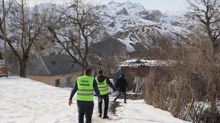 Vefa ekipleri yeni yılda da ihtiyaç sahiplerinin yardımına koşuyor